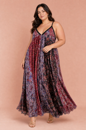 Robe longue imprimée à fines bretelles | Porté sur une silhouette plus ronde | Lounelle Paris