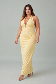 Robe longue jaune dos nu | Porté sur une silhouette plus ronde | Lounelle Paris
