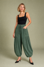 Pantalon large taille haute plissé | Variante Vert | Lounelle Paris