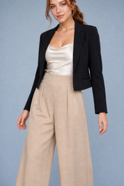 Pantalon large taille haute plissé | Vue rapprochée | Lounelle Paris