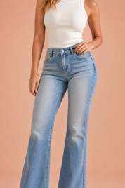Jean bleu taille haute évasé | Vue rapprochée | Lounelle Paris