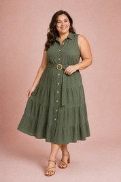 Robe vert militaire col chemise ceinturée | Porté sur une silhouette plus ronde | Lounelle Paris
