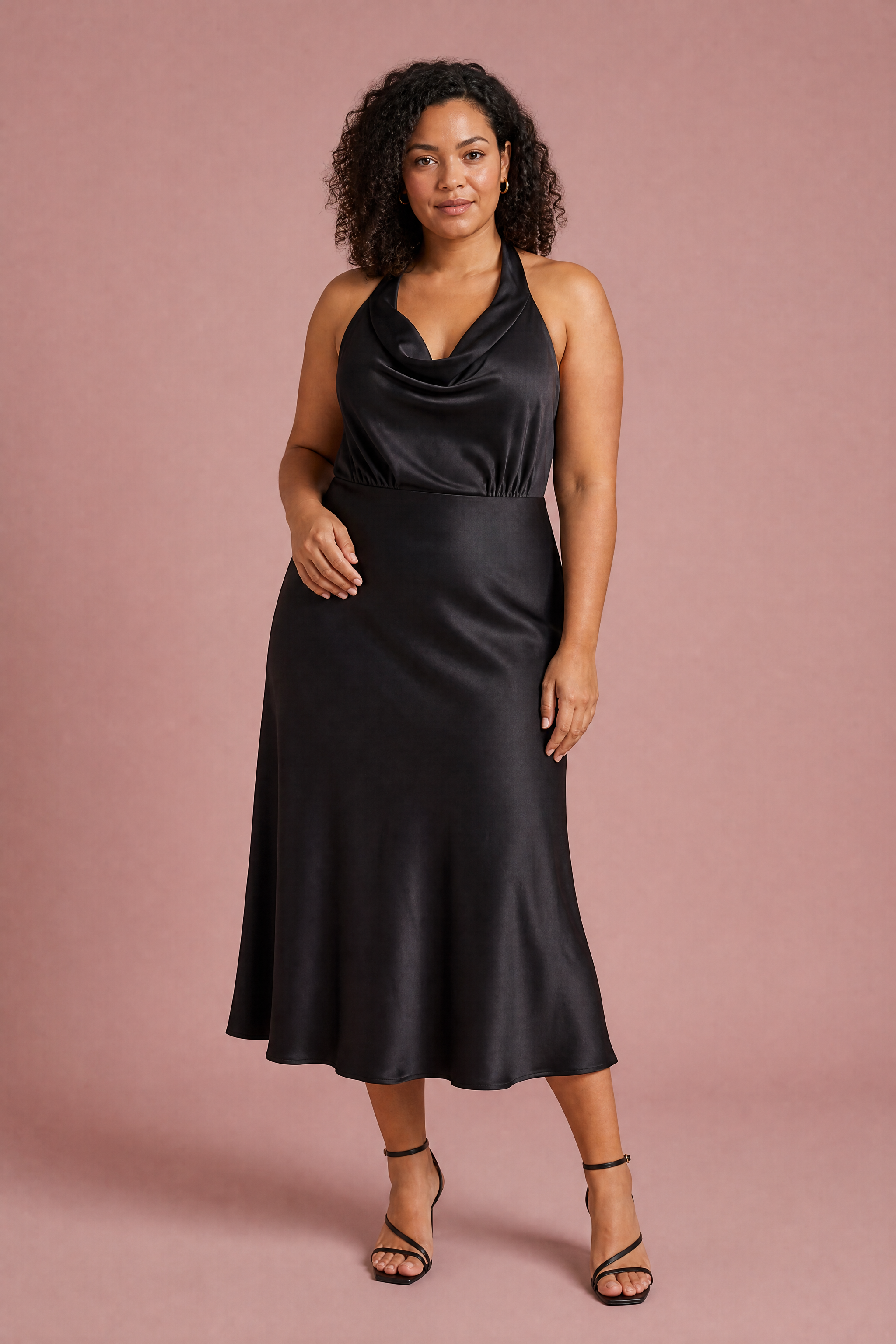 Robe noire col licou satinée | Porté sur une autre silhouette | Lounelle Paris