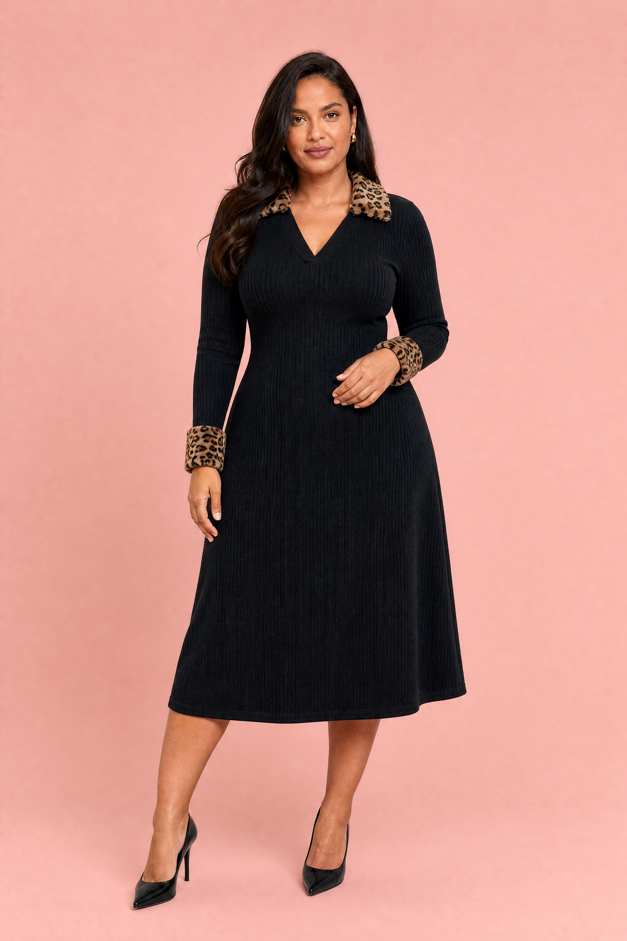 Robe noire col V léopard | Porté sur une autre silhouette | Lounelle Paris