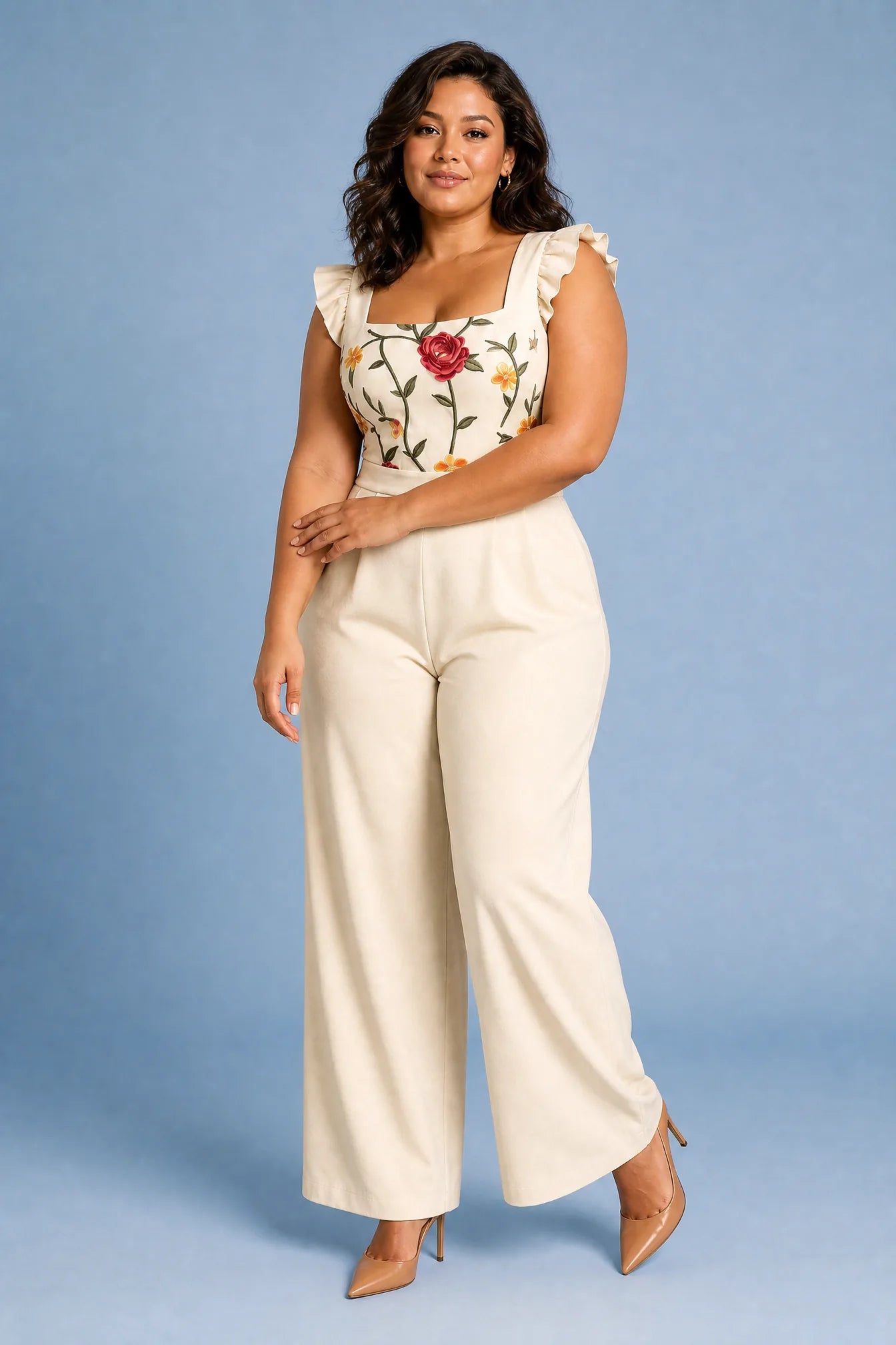 Combinaison beige col carré jambes larges | Porté sur une silhouette plus ronde | Lounelle Paris