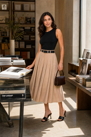 Robe noire bicolore sans manches | Photo lifestyle | Lounelle Paris