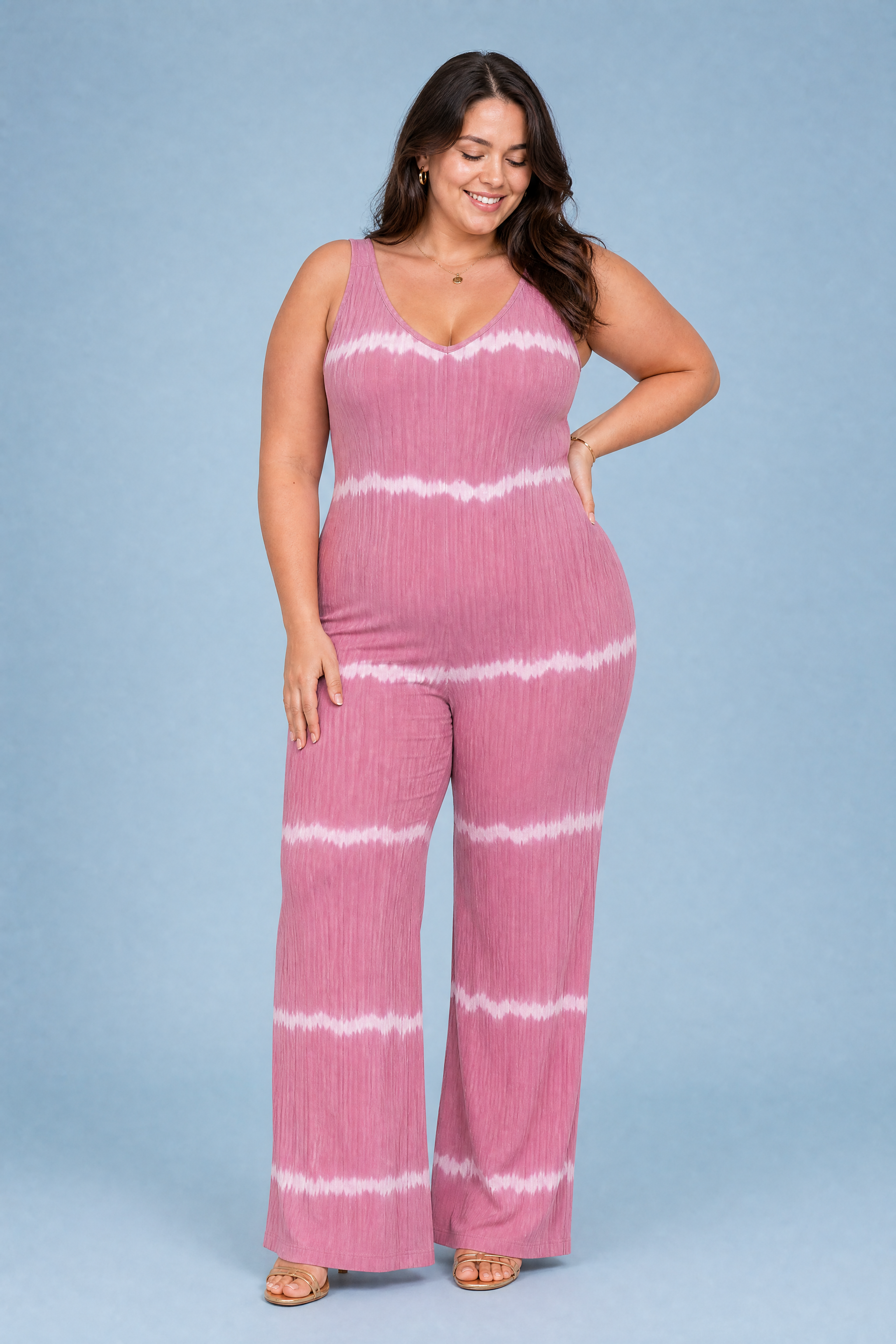 Combinaison rose plissée dos nu | Porté sur une silhouette plus ronde | Lounelle Paris