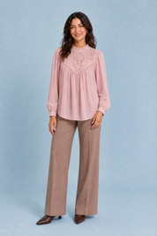 Blouse à col volanté et manches bouffantes | Variante Rose | Lounelle Paris