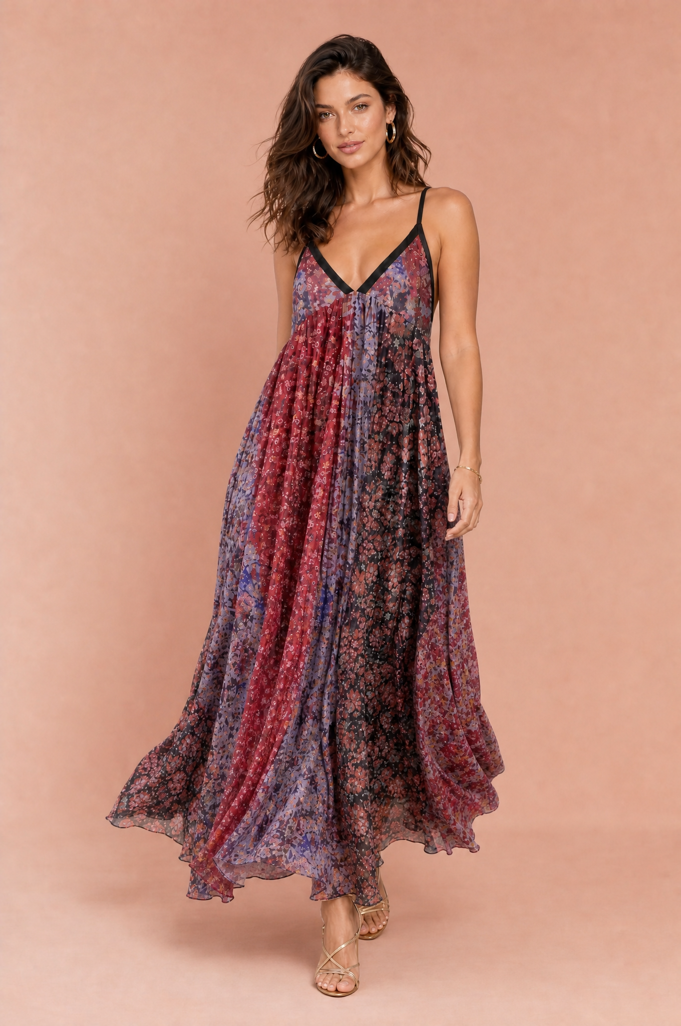 Robe longue imprimée à fines bretelles | Vue en mouvement | Lounelle Paris