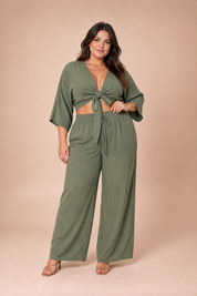Ensemble crop top noué pantalon large | Porté sur une silhouette plus ronde | Lounelle Paris