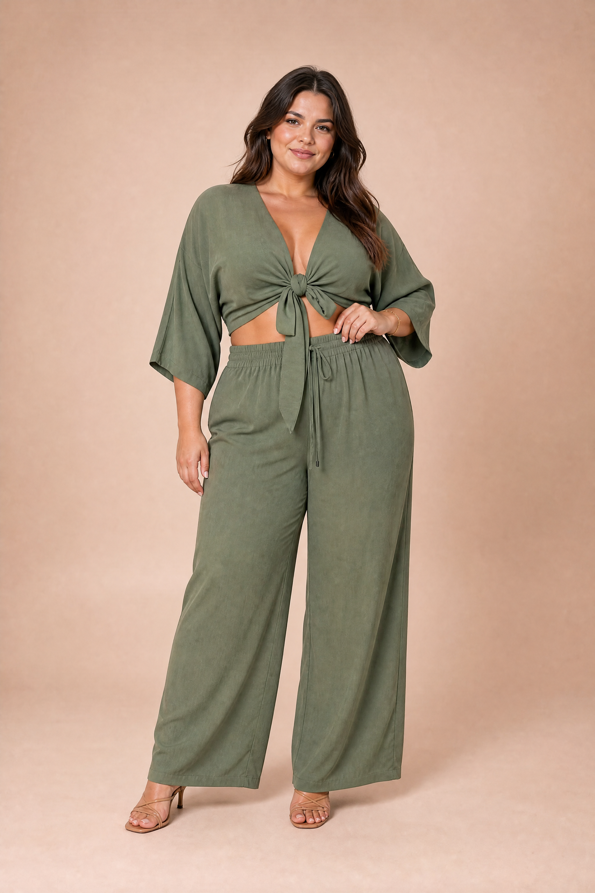 Ensemble crop top noué pantalon large | Porté sur une silhouette plus ronde | Lounelle Paris