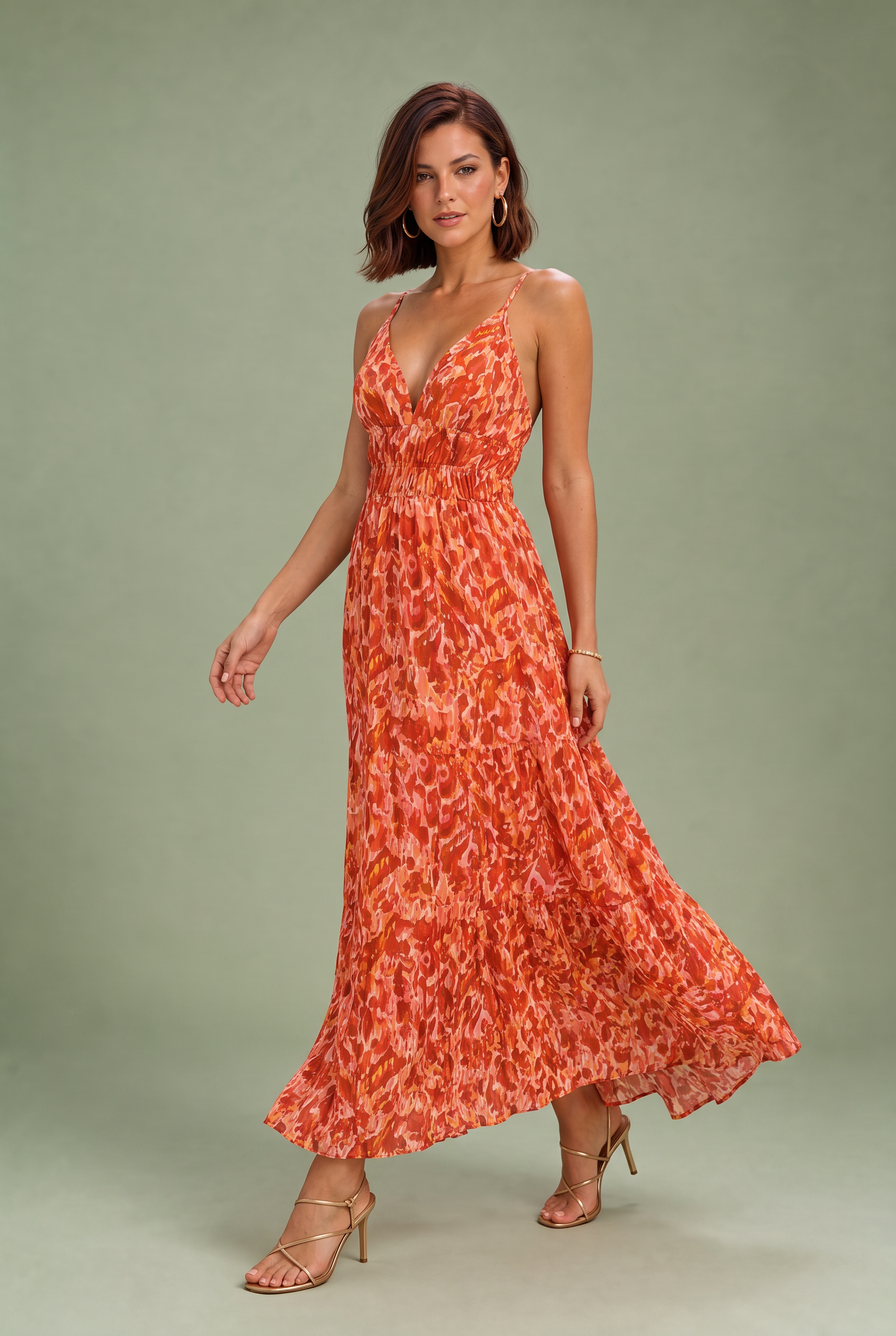 Robe longue rouge col V dos nu | Vue en mouvement | Lounelle Paris