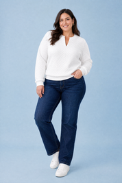 Sweat texturé col en V | Porté sur une silhouette plus ronde | Lounelle Paris