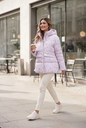 Doudoune à capuche imprimée | Photo lifestyle | Lounelle Paris
