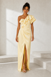 Robe longue satinée asymétrique variante jaune