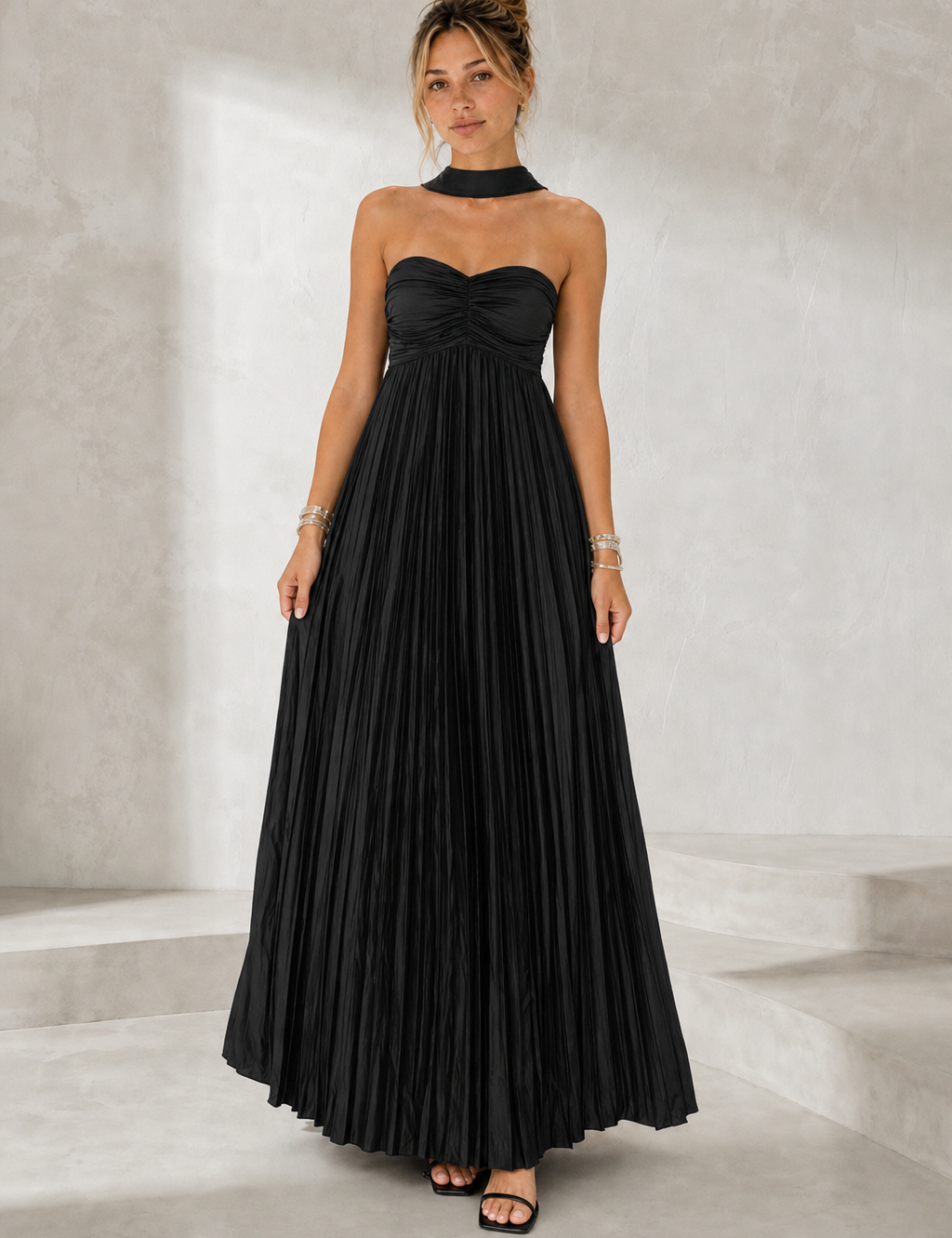 Robe longue plissée dos nu variante noir