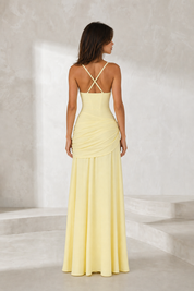 Robe longue dos nu drapée vue de dos