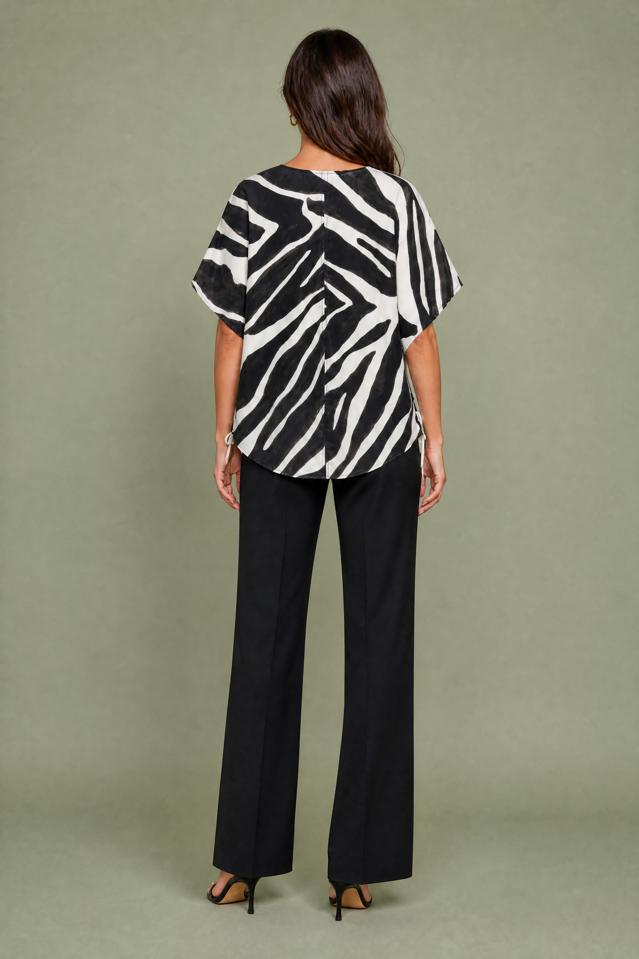 Blouse ample imprimé zébré col fendu | Vue de dos | Lounelle Paris