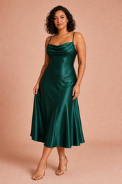 Robe longue vert foncé dos lacé | Porté sur une autre silhouette | Lounelle Paris