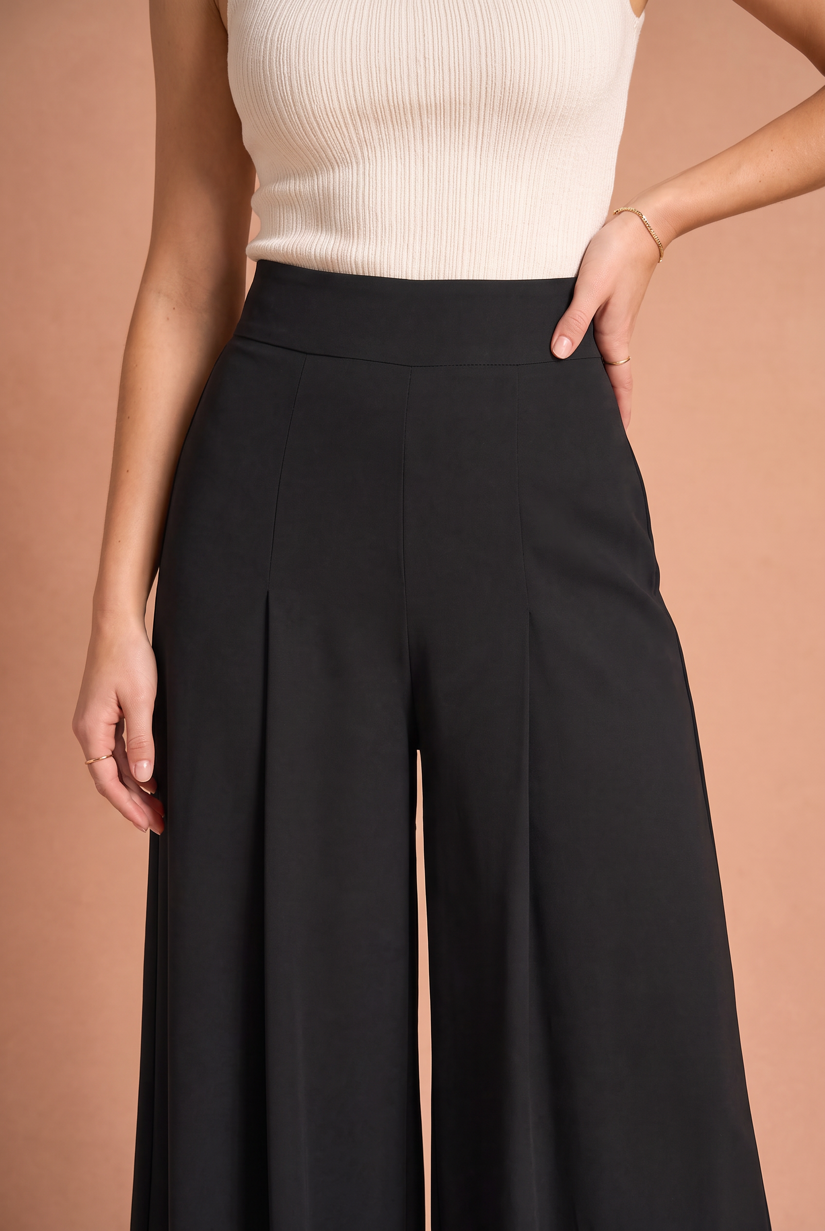 Pantalon large taille haute fluide | Vue rapprochée | Lounelle Paris