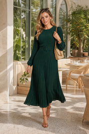 Robe longue plissée à manches bouffantes | Photo lifestyle | Lounelle Paris