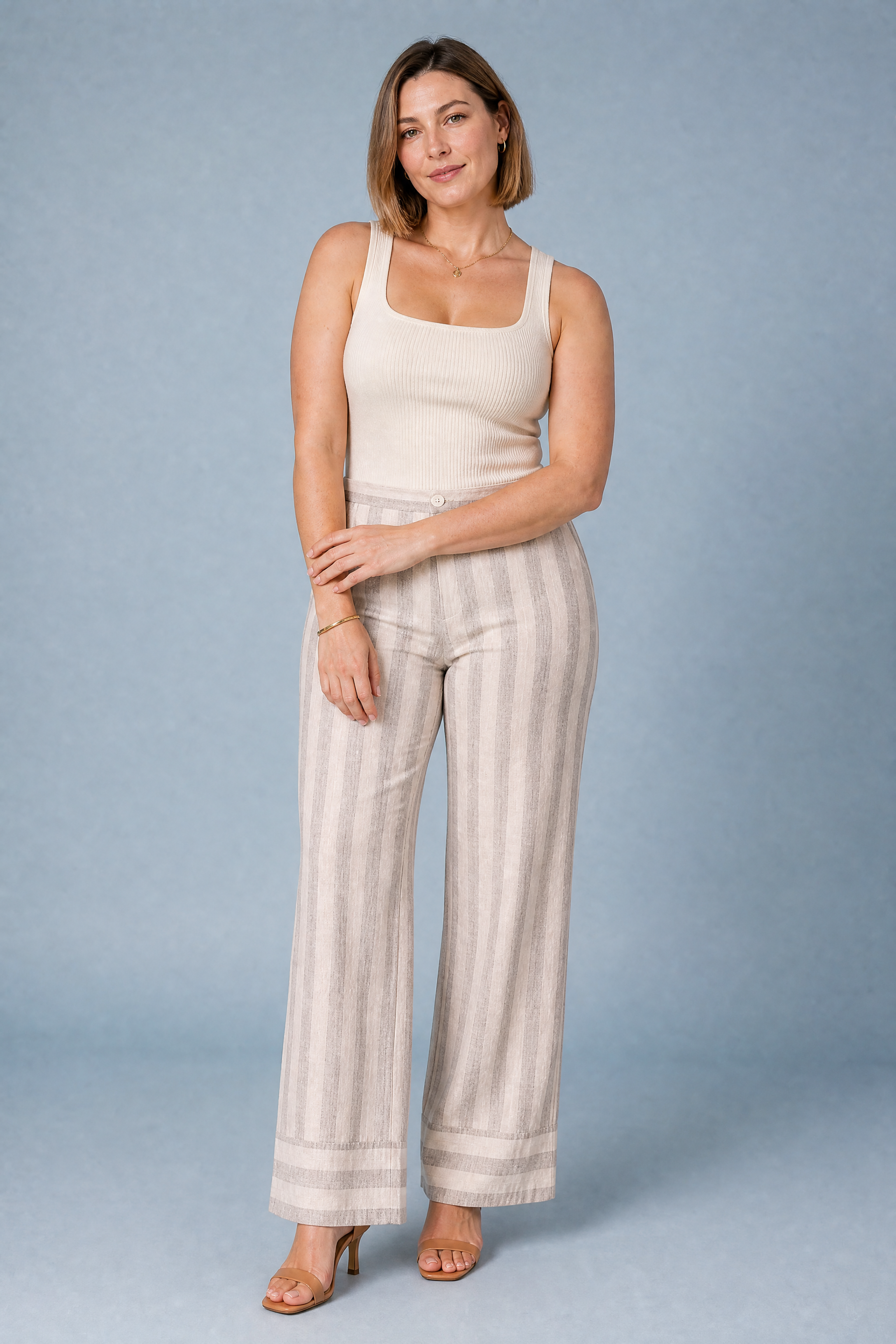 Pantalon large rayé taille haute | Porté sur une autre silhouette | Lounelle Paris
