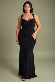 Robe longue col bénitier dos nu | Porté sur une silhouette plus ronde | Lounelle Paris