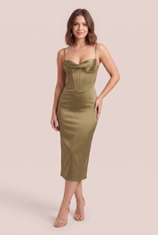 Robe vert olive col drapé satinée | Porté sur une autre silhouette | Lounelle Paris