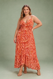 Robe longue rouge col V dos nu | Porté sur une silhouette plus ronde | Lounelle Paris