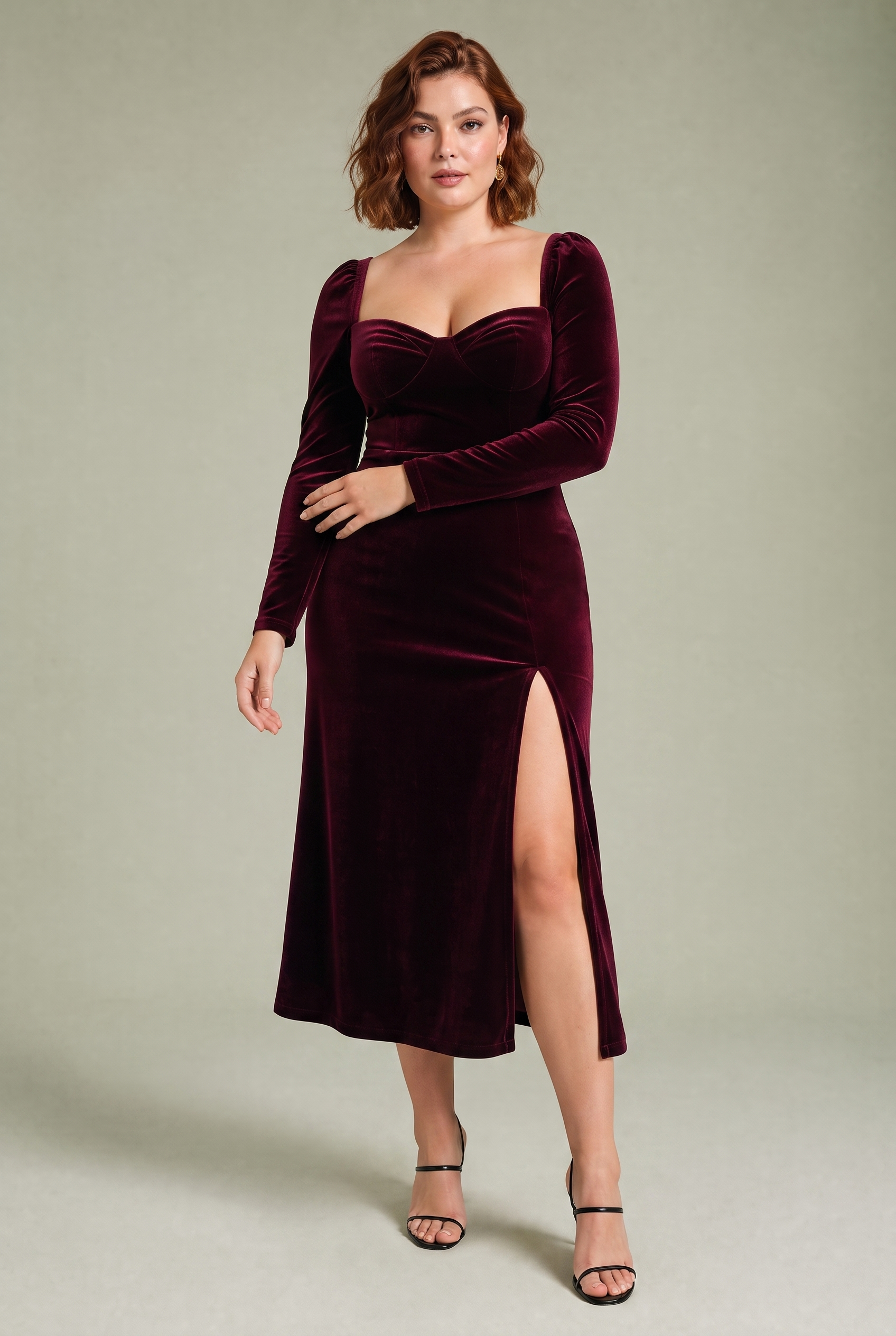 Robe en velours bordeaux encolure carrée | Porté sur une silhouette plus ronde | Lounelle Paris