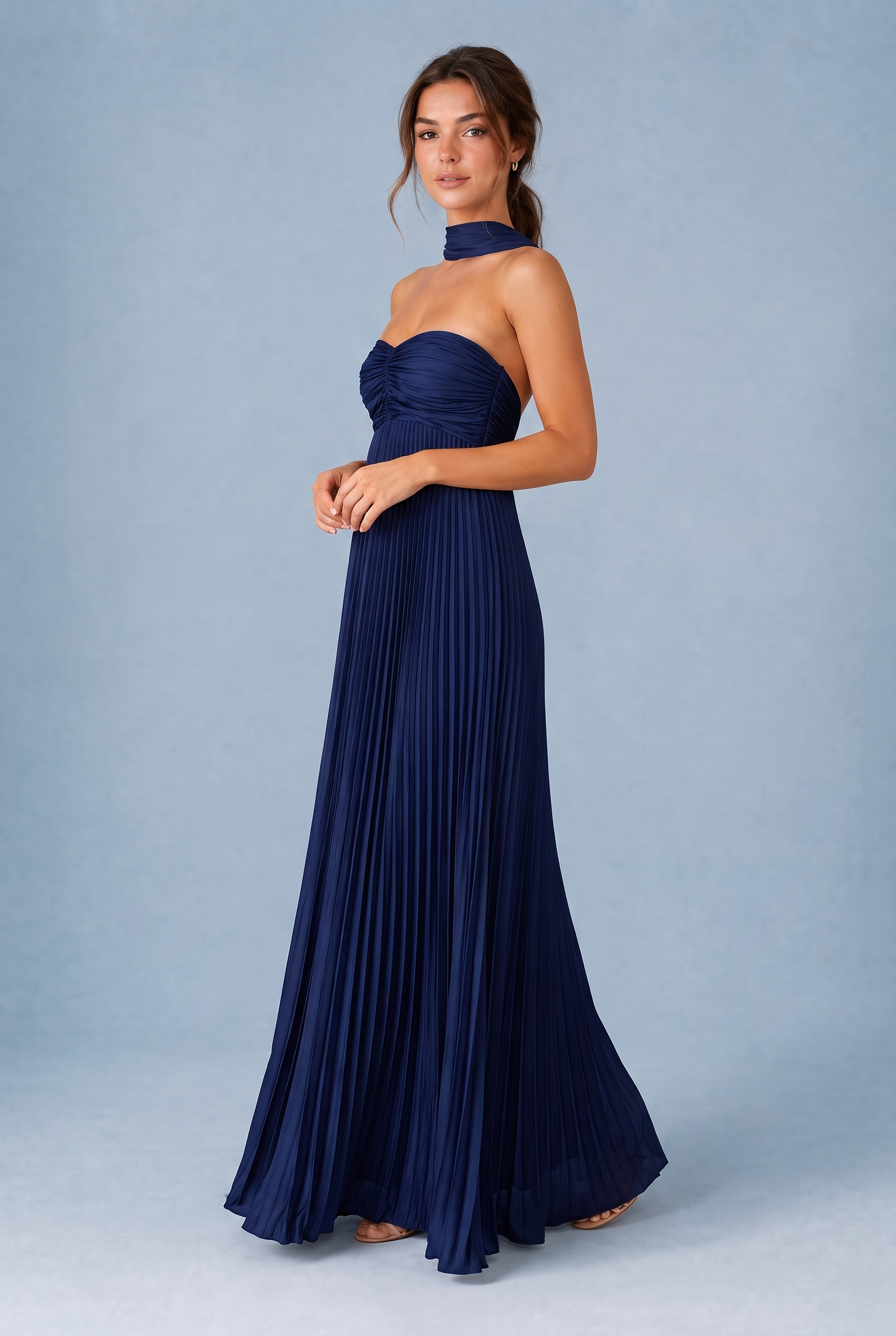 Robe longue plissée dos nu | Variante Bleu marine | Lounelle Paris