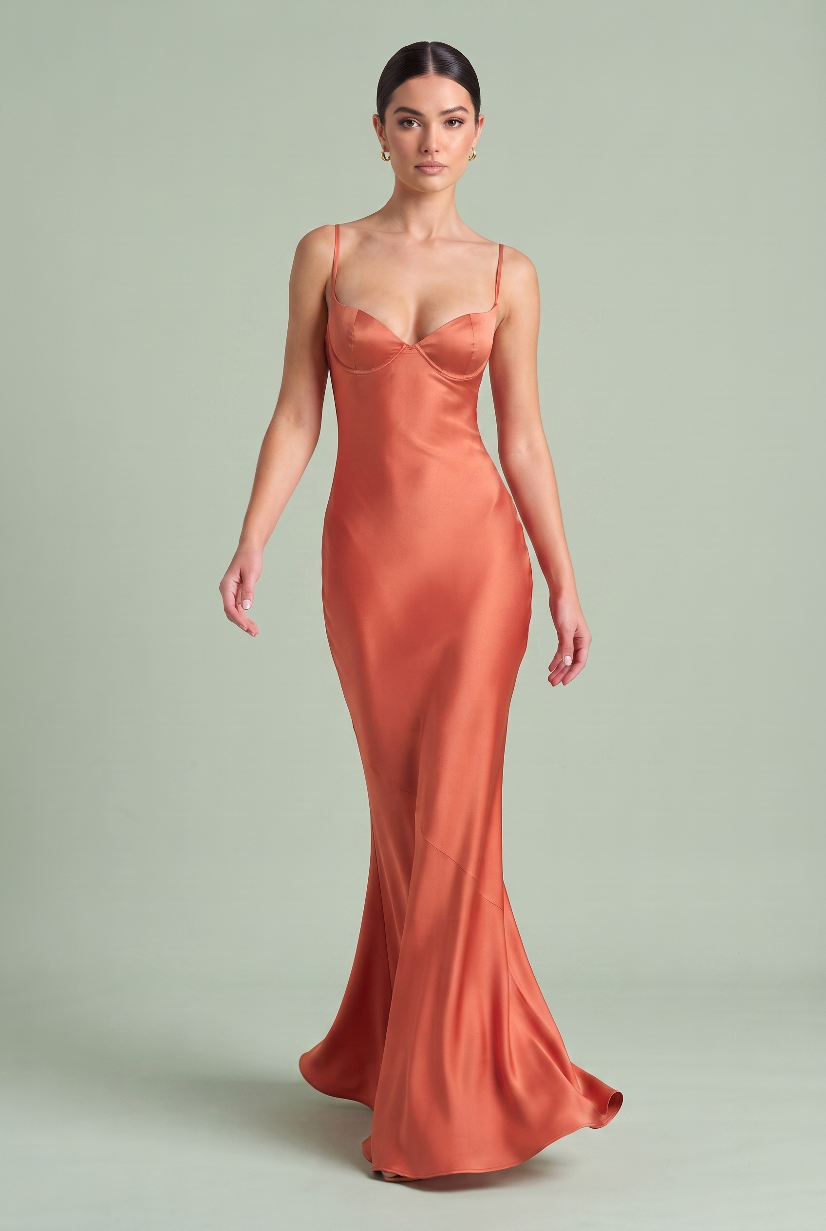 Robe longue coupe sirène dos lacé | Vue en mouvement | Lounelle Paris