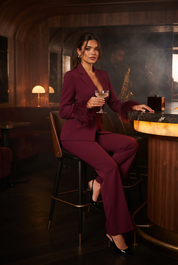 Ensemble tailleur manches plume | Deuxième photo lifestyle | Lounelle Paris
