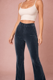 Pantalon gris foncé taille haute évasé | Vue rapprochée | Lounelle Paris