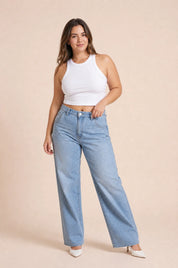Jean bleu ample taille mi-haute | Porté sur une autre silhouette | Lounelle Paris