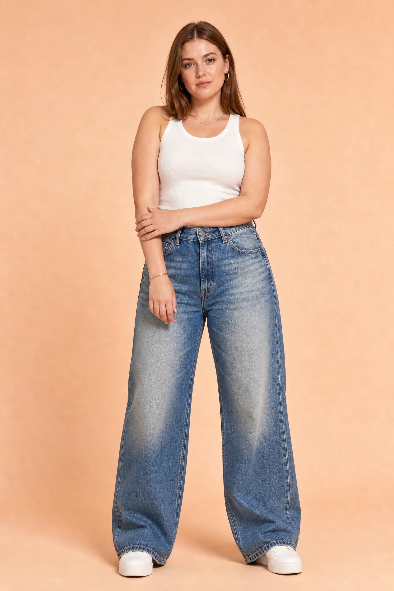Jean bleu ample taille rabattable | Porté sur une autre silhouette | Lounelle Paris