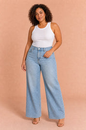 Jean bleu clair taille haute large | Porté sur une autre silhouette | Lounelle Paris