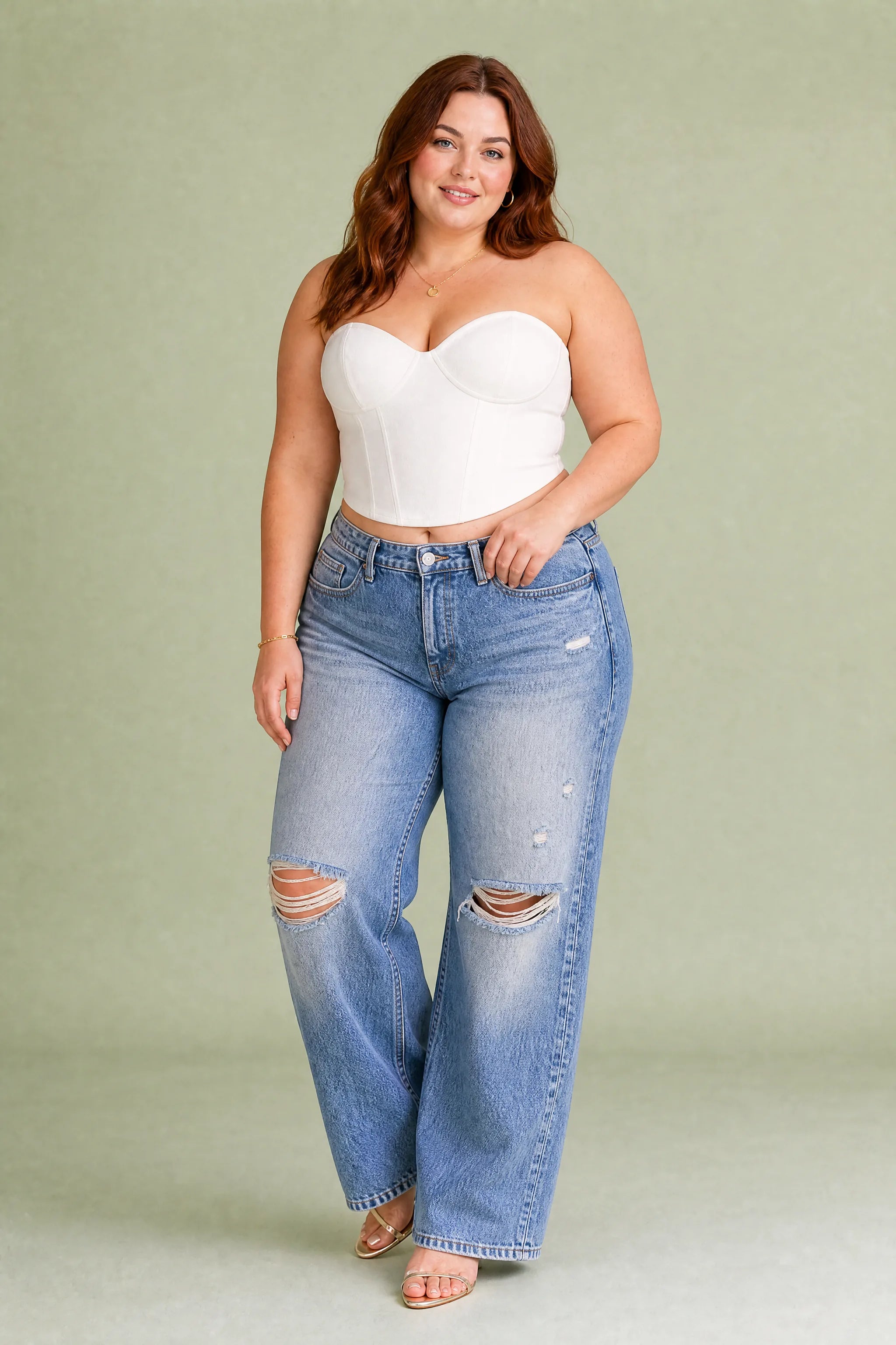 Jean bleu coupe ample taille mi-haute | Porté sur une silhouette plus ronde | Lounelle Paris