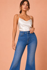 Jean bleu flare taille mi-haute | Vue rapprochée | Lounelle Paris