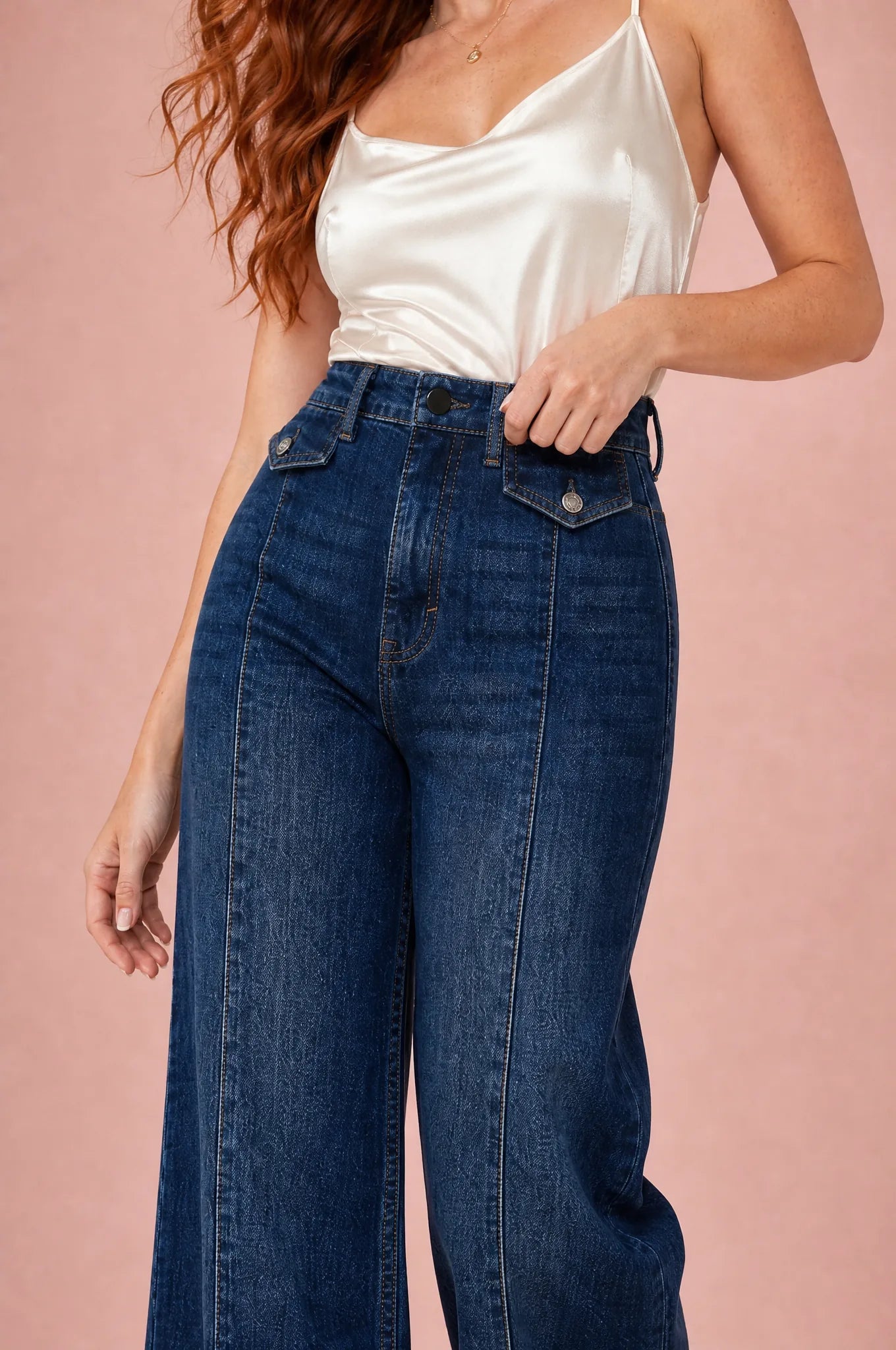 Jean bleu taille haute coupe large | Vue rapprochée | Lounelle Paris