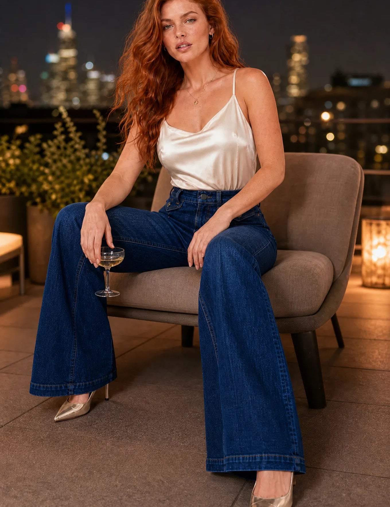 Jean bleu taille haute coupe large | Variante Bleu marine - Lifestyle | Lounelle Paris