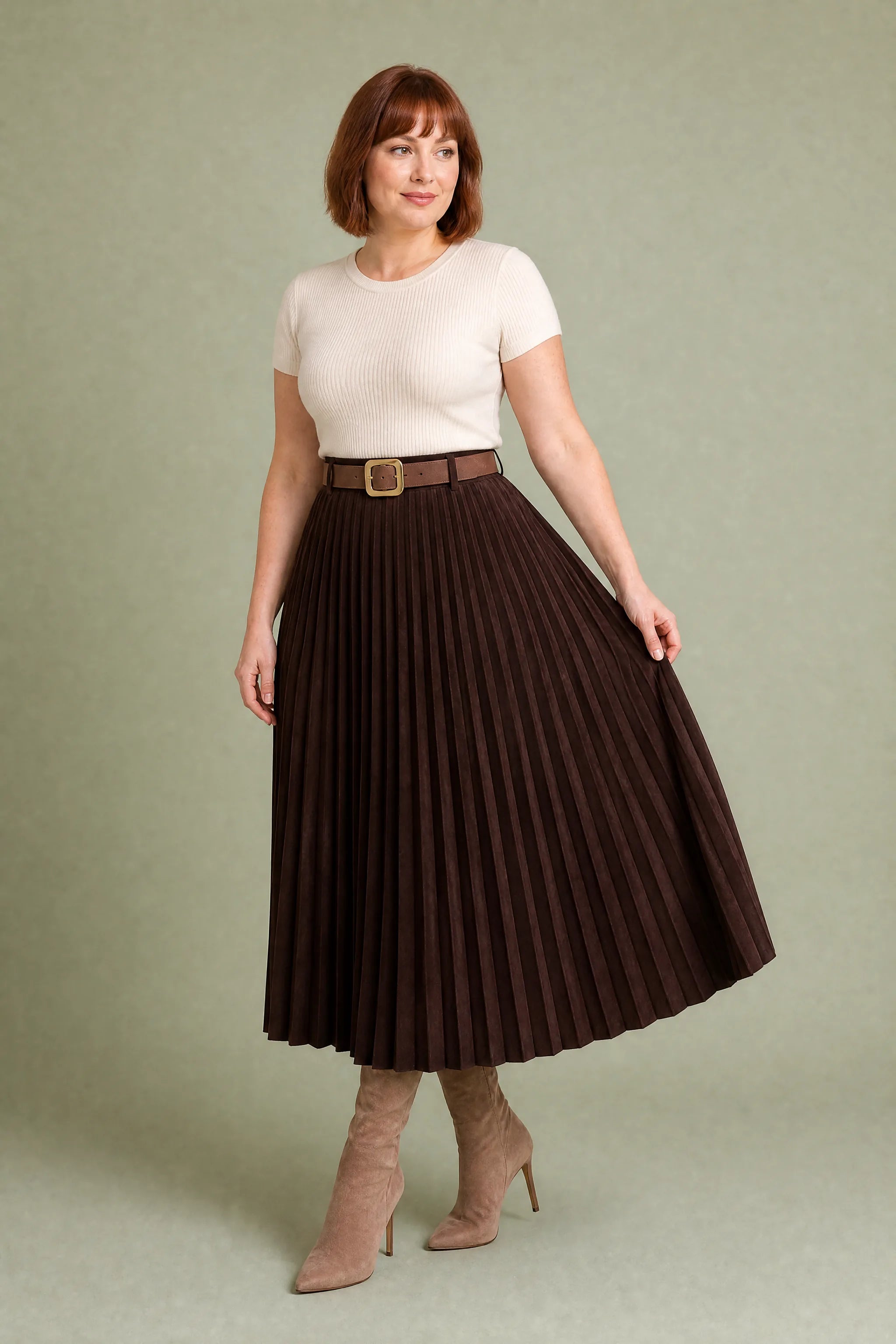 Jupe suédine plissée taille haute | Porté sur une autre silhouette | Lounelle Paris