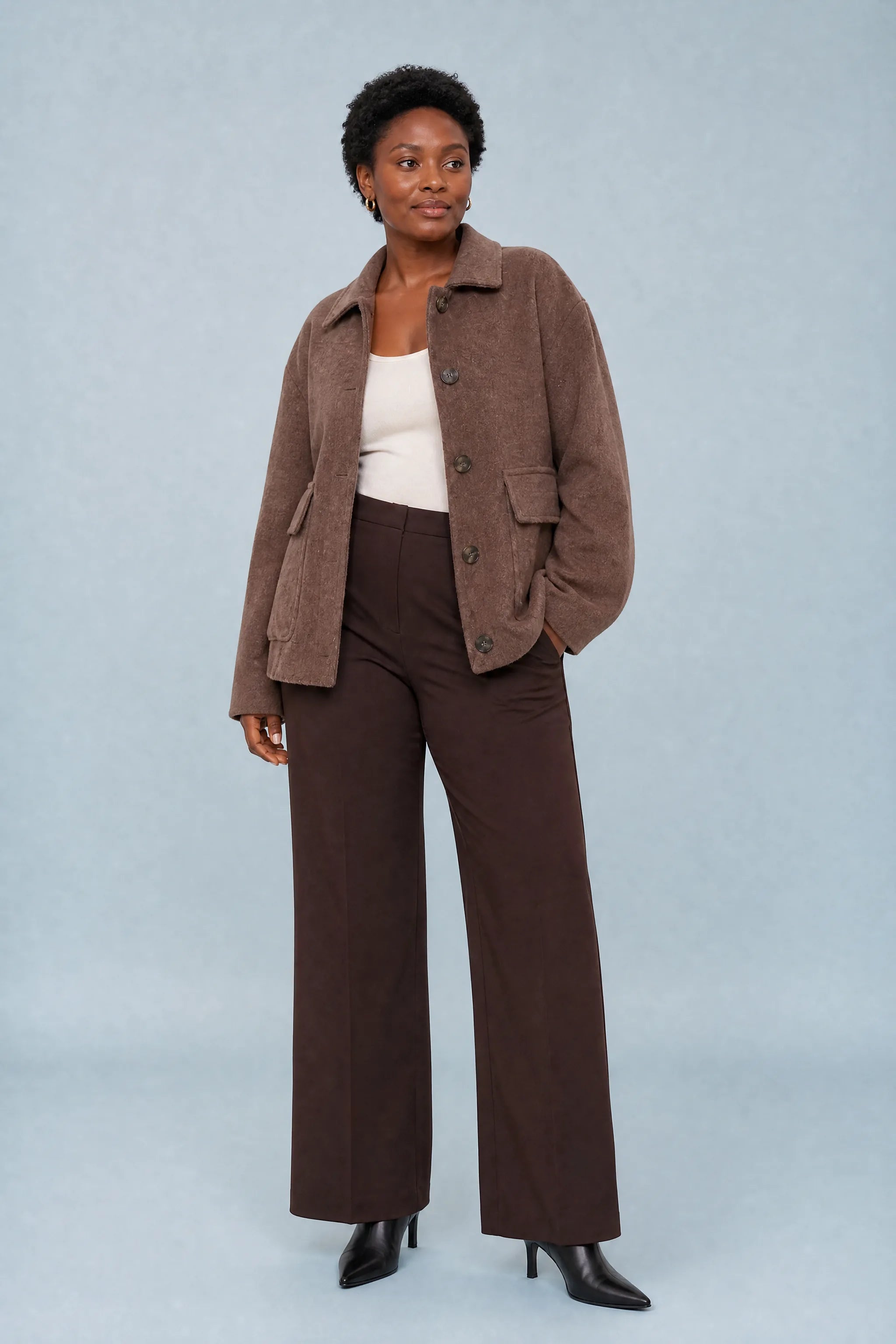 Manteau court ample à boutons | Porté sur une autre silhouette | Lounelle Paris