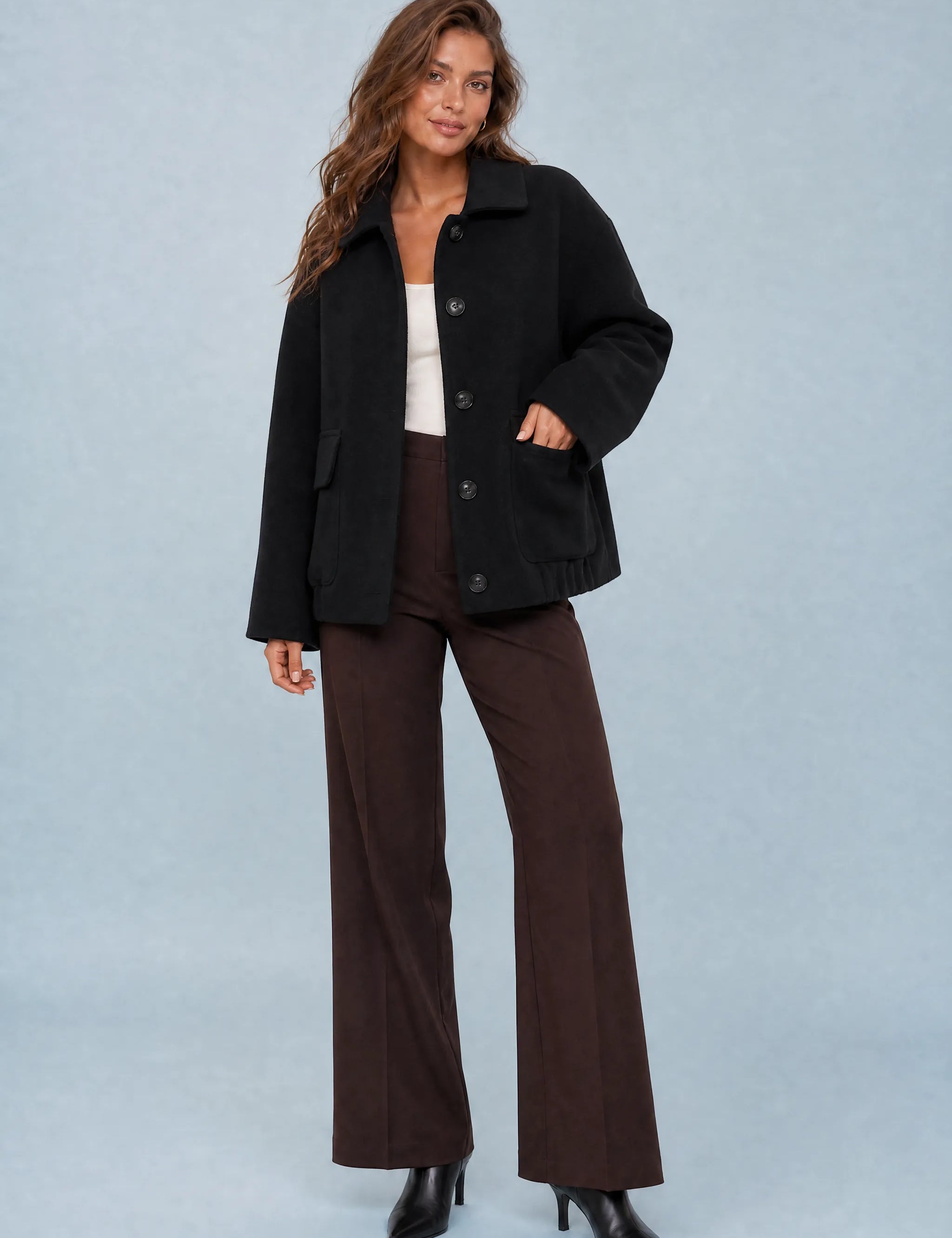 Manteau court ample à boutons | Variante Noir | Lounelle Paris