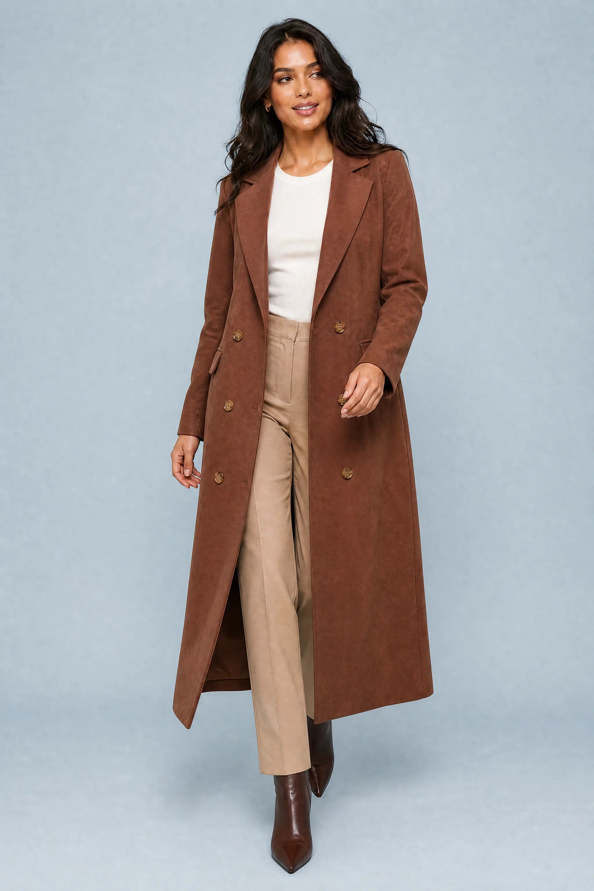 Manteau long marron effet suédine | Vue en mouvement | Lounelle Paris