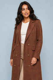 Manteau long marron effet suédine | Vue rapprochée | Lounelle Paris
