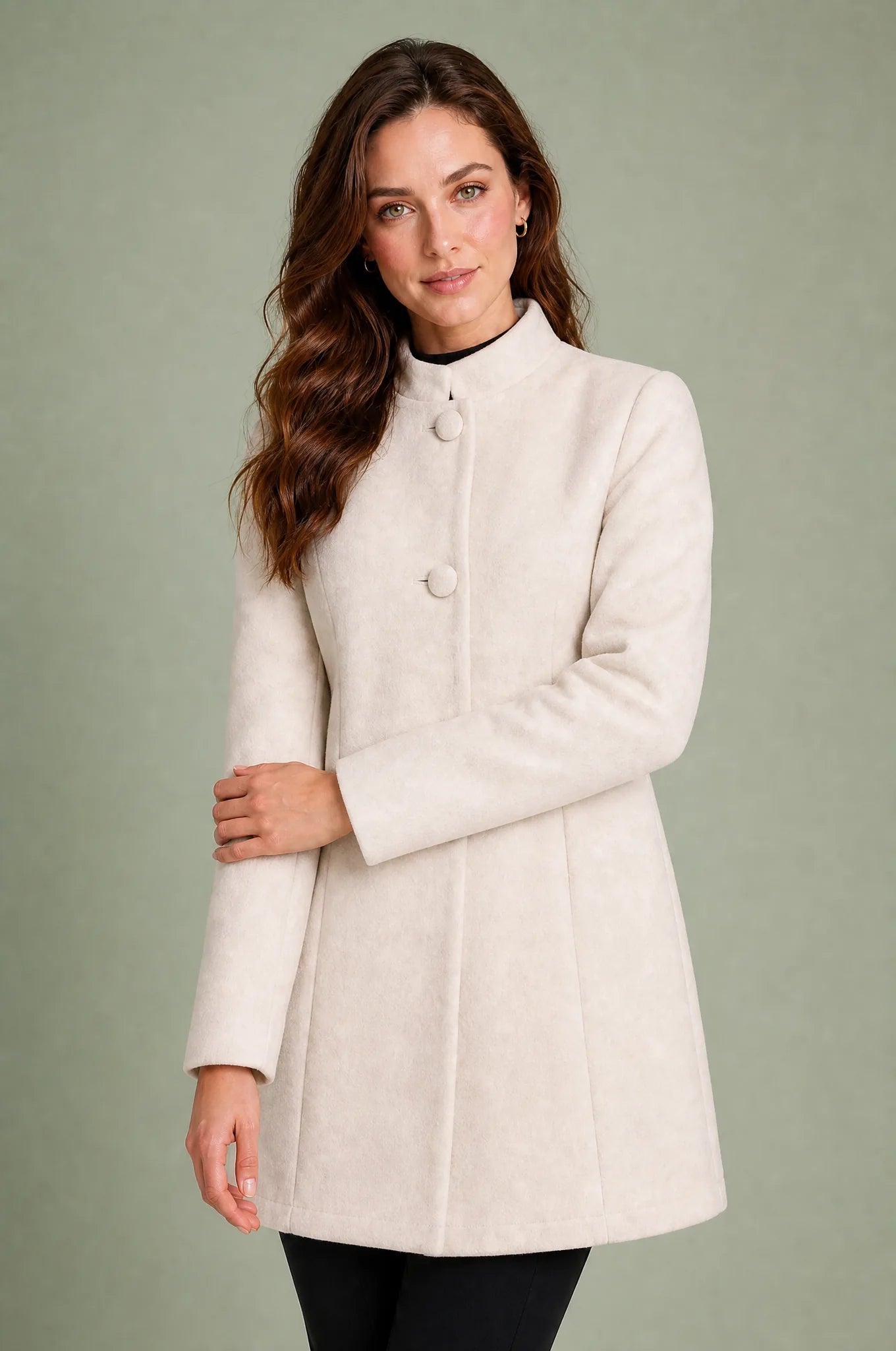 Manteau mi-long à col montant | Vue rapprochée | Lounelle Paris