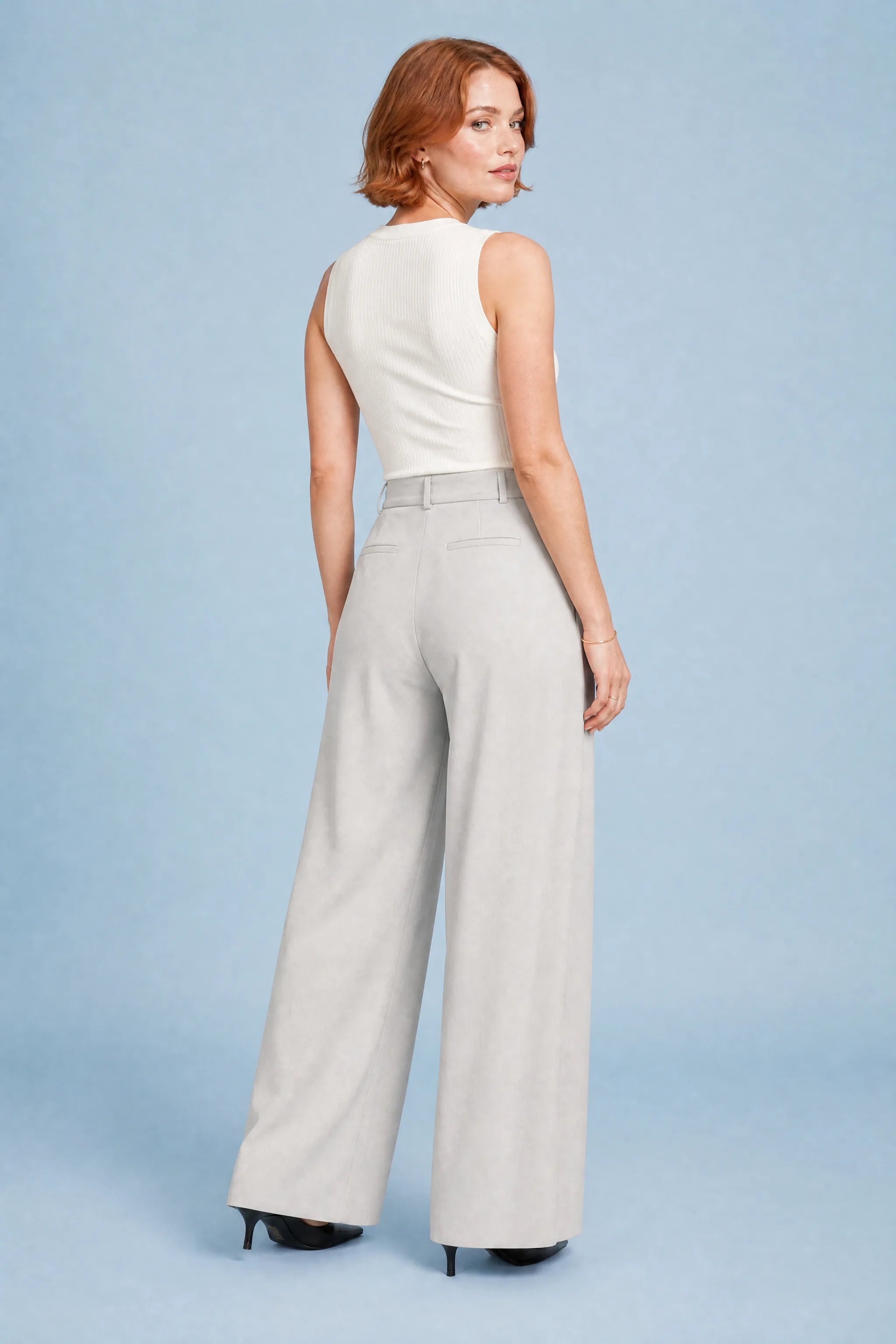 Pantalon large gris clair ceinturé | Vue de dos | Lounelle Paris