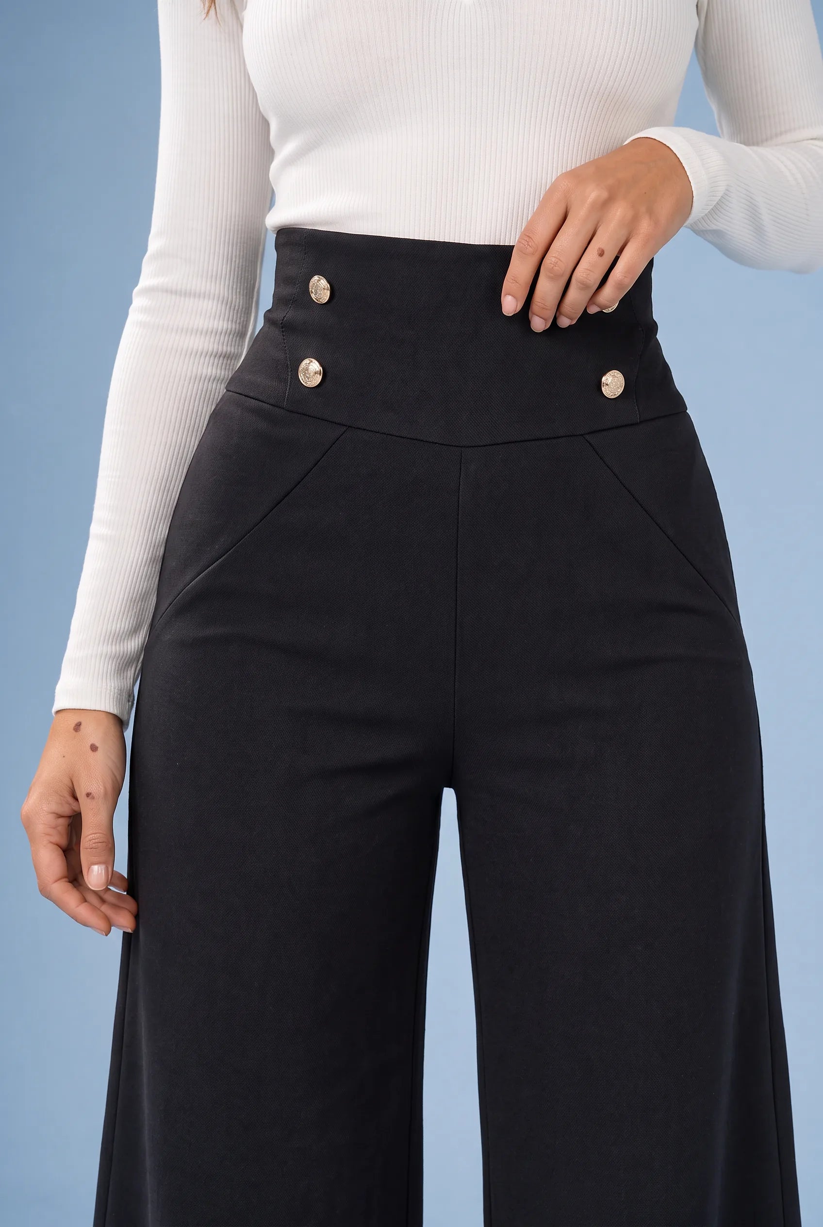 Pantalon large taille haute fluide | Vue rapprochée | Lounelle Paris