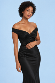 Robe longue froncée noire épaules dénudées | Vue rapprochée | Lounelle Paris
